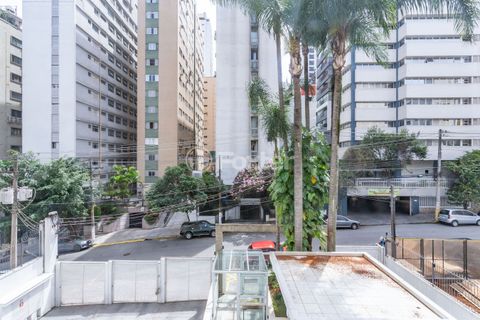 Image 18 - 845842