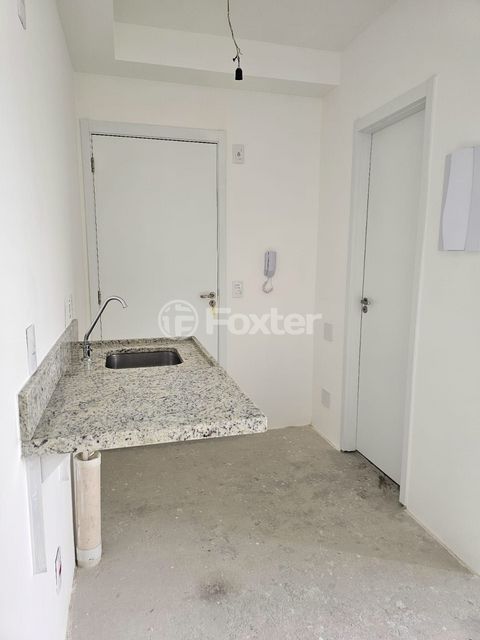 Image 4 - 845862