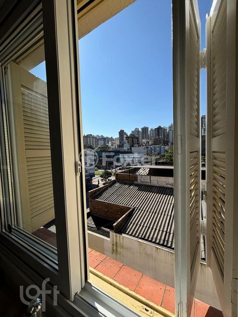 Image 13 - 845942