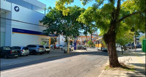 Image 17 - 846032