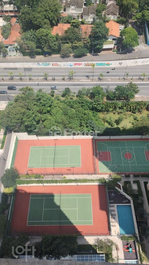 Image 11 - 846528