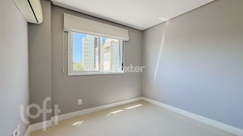 Image 19 - 847352