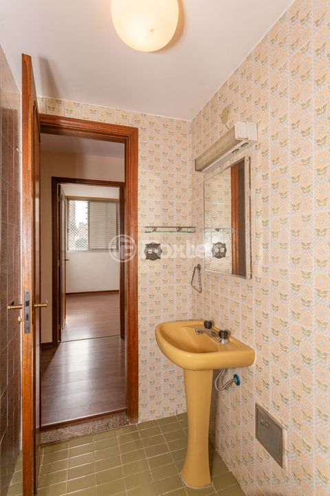 Image 9 - 847607