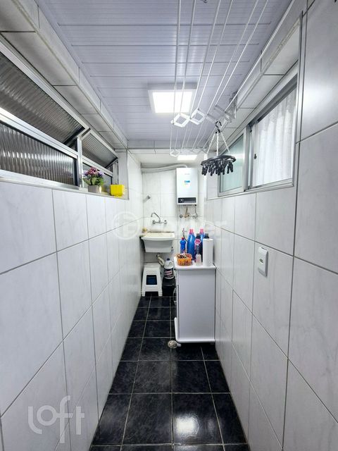 Image 12 - 847645