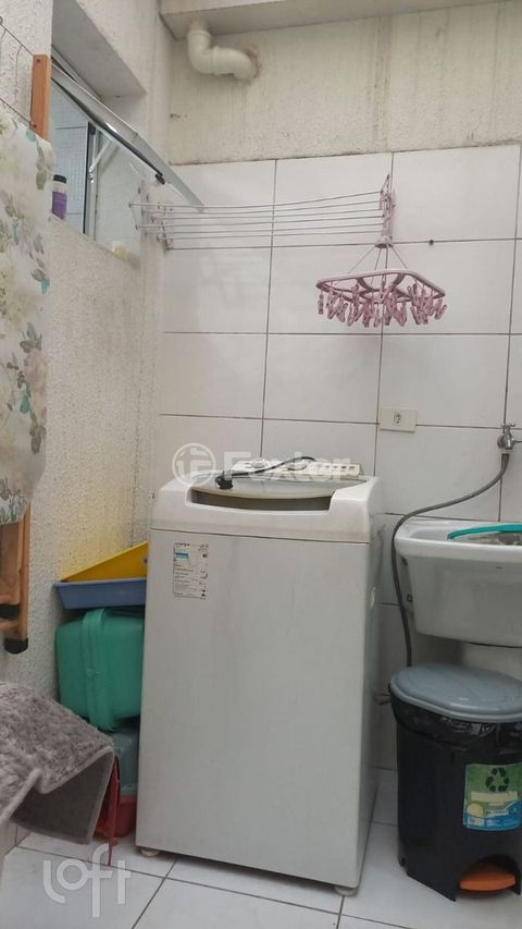 Image 4 - 847818