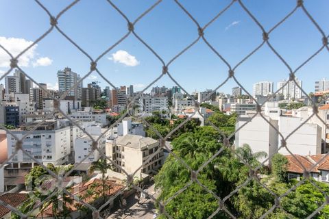 Image 6 - 847843
