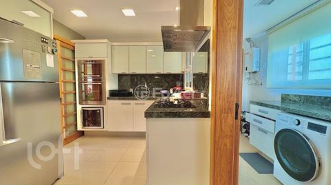 Image 9 - 847992
