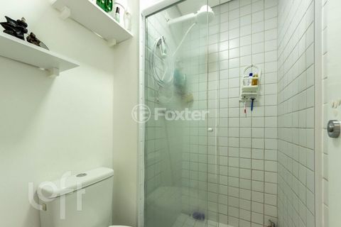Image 11 - 848008