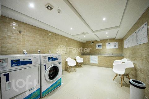 Image 17 - 848008