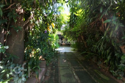 Image 0 - 848077