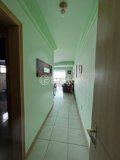 Image 9 - 848163