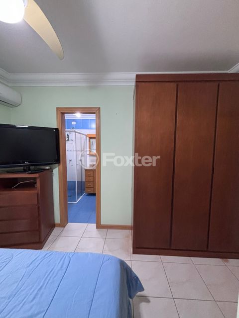 Image 7 - 848163