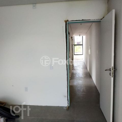 Image 4 - 848194