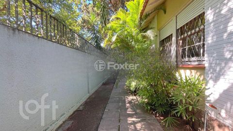 Image 6 - 848351