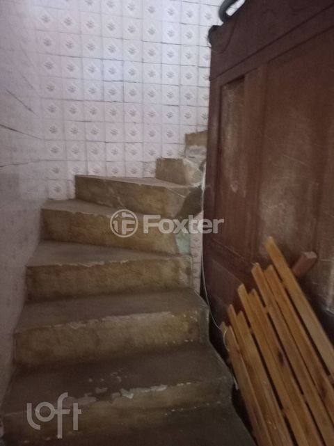 Image 9 - 848596