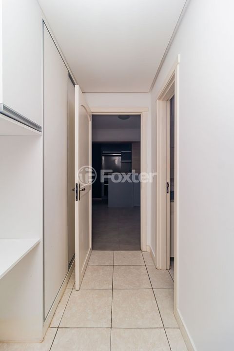 Image 10 - 848709