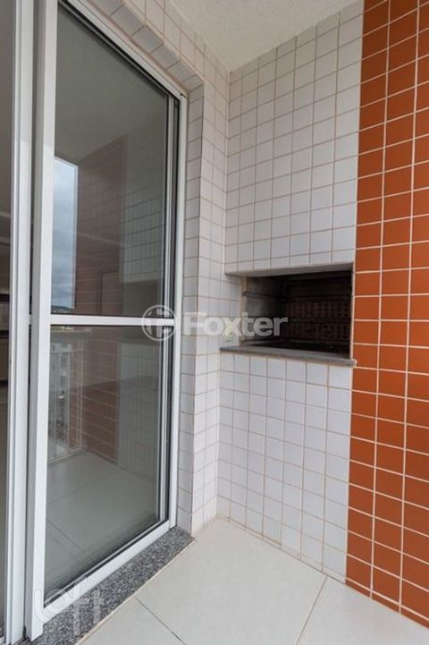 Image 7 - 849049