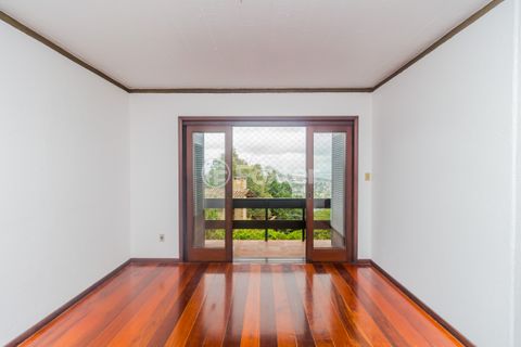 Image 3 - 849757