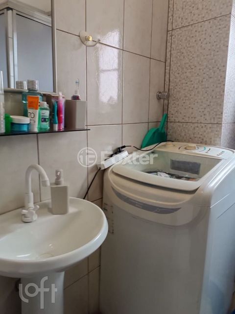 Image 5 - 849863