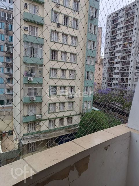 Image 8 - 849936
