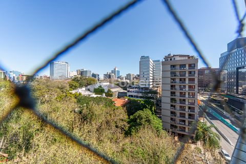 Image 11 - 850176