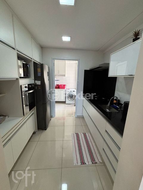 Image 1 - 851003