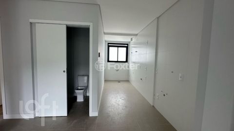 Image 8 - 851068