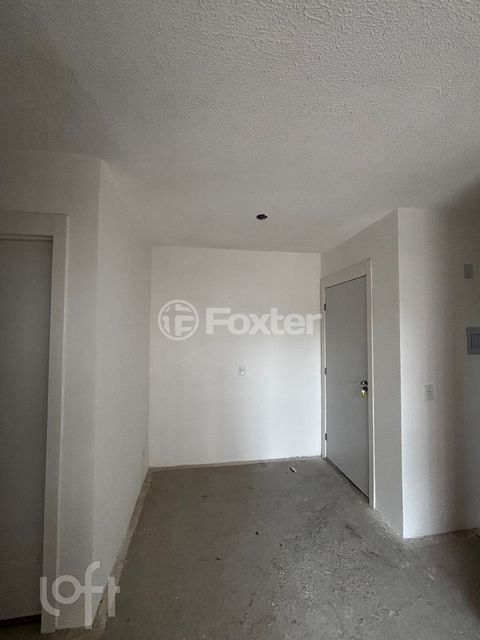 Image 2 - 851075