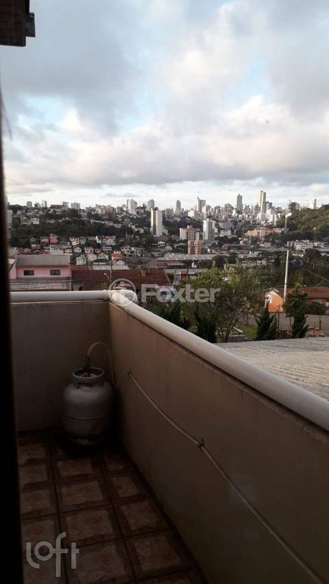 Image 6 - 851077
