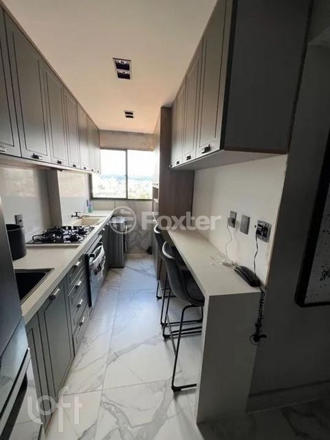 Image 7 - 851104