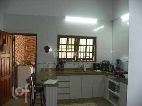 Image 3 - 851241