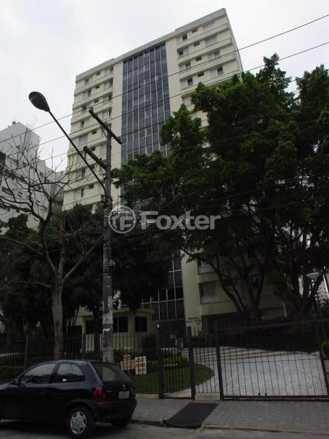 Image 17 - 851249