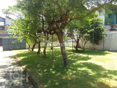 Image 9 - 851349