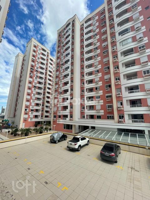 Image 12 - 851515