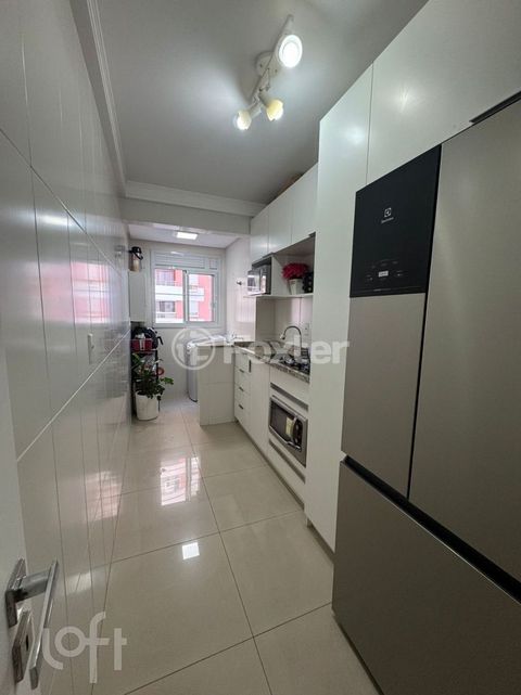 Image 4 - 851515