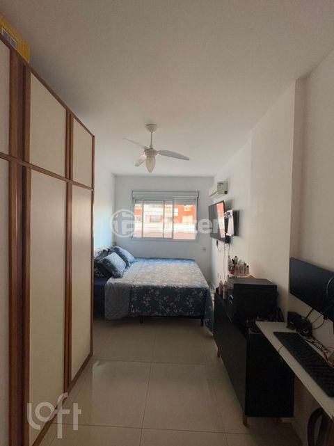 Image 7 - 851515