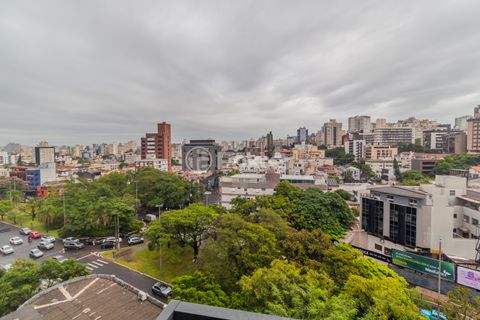 Image 12 - 851595
