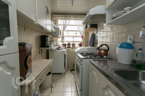 Image 10 - 851685