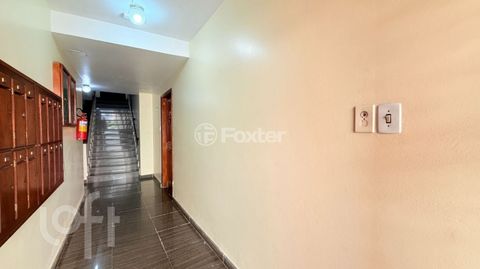 Image 3 - 851709