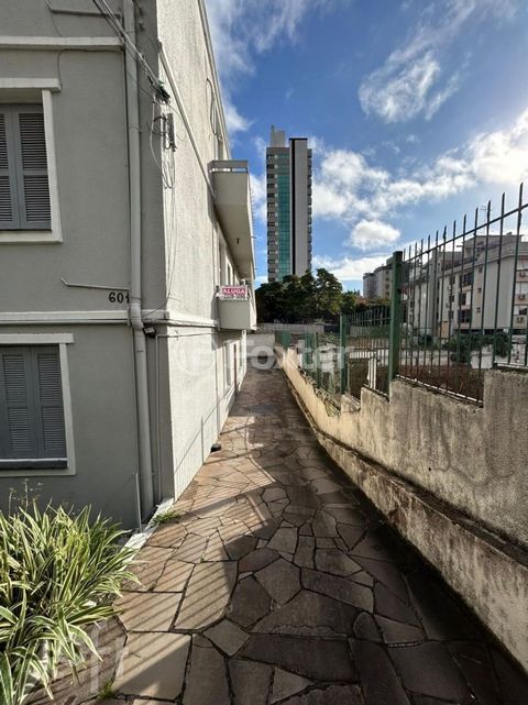 Image 15 - 851718