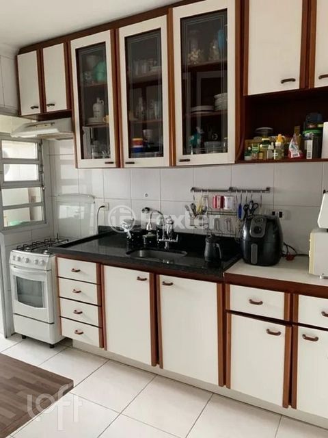 Image 2 - 851726