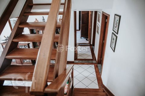 Image 9 - 851752