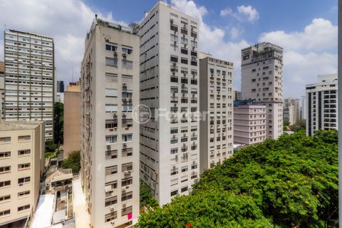 Image 10 - 851753