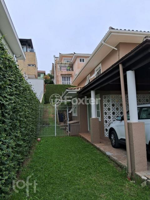 Image 1 - 851754