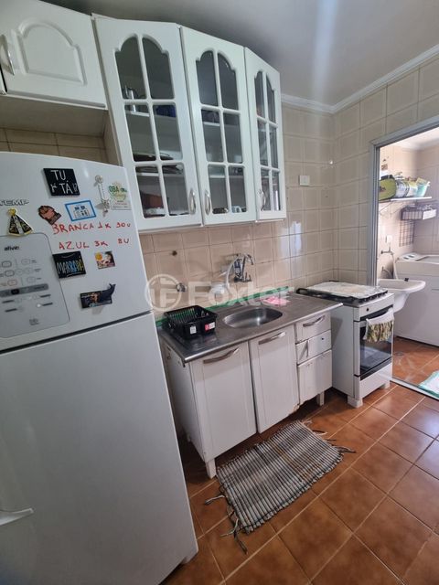 Image 7 - 851760