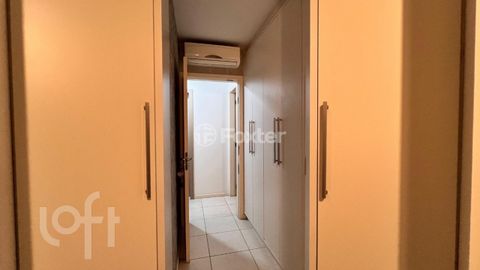 Image 7 - 851763