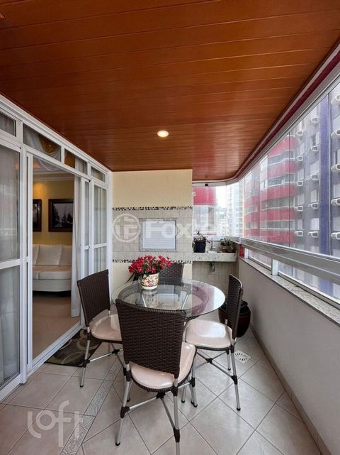 Image 6 - 851815