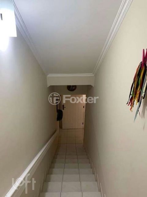 Image 10 - 851879