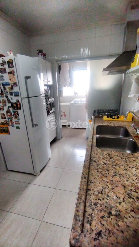 Image 7 - 851896