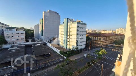 Image 6 - 852002